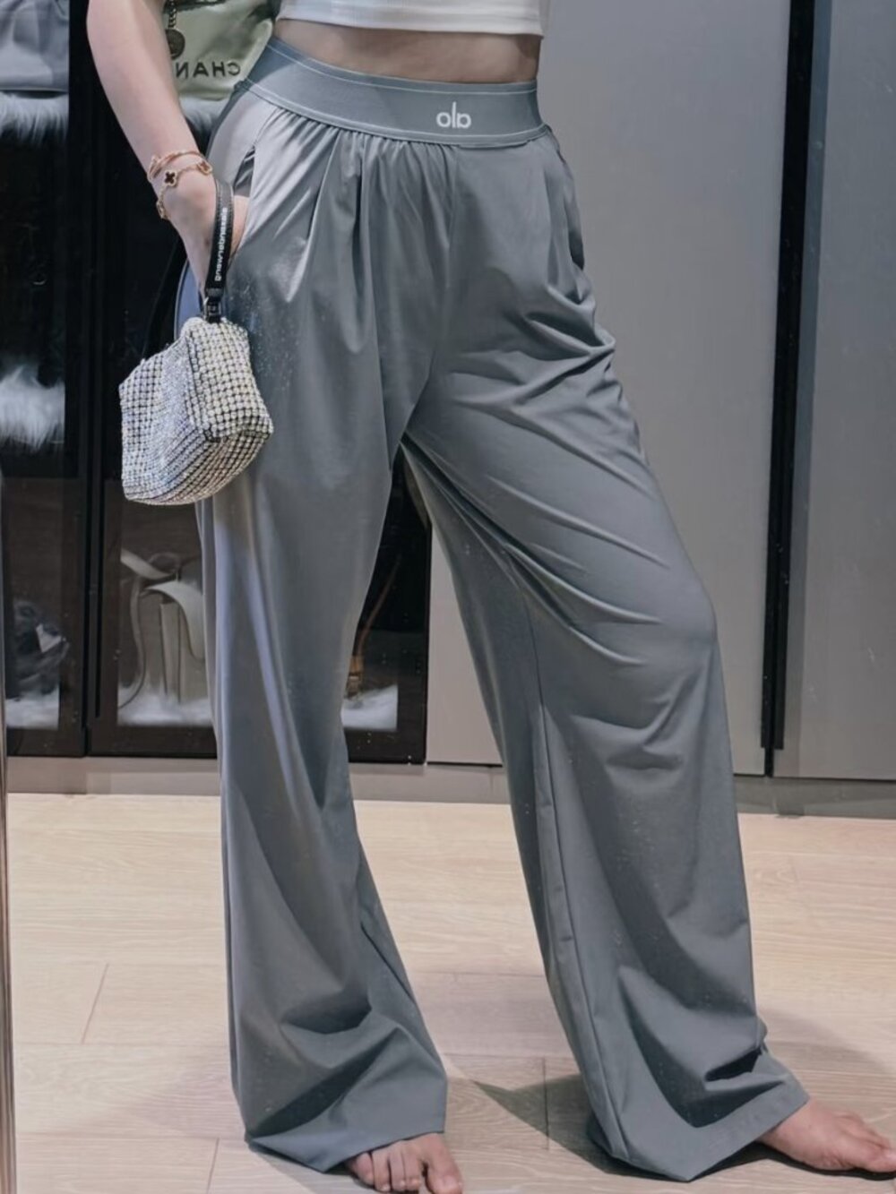 Regular Alo Yoga Steel Grey Pants NWT Cool Elevated Everyday Essential🤍💙💜 - Picture 5 of 8